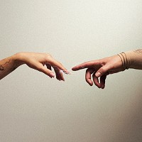 LAUD - Наелектризована